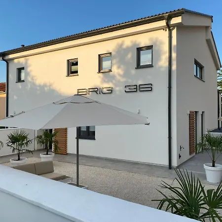 Brig 36 Villa *